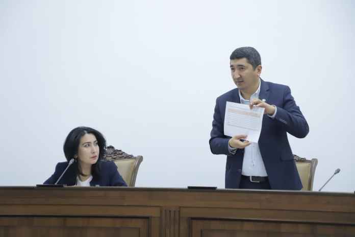 Бектемир тумани ҳокими аҳолисига хисоботи, келгуси режалари мурожаати тингланди