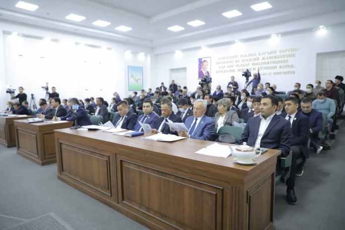 Бектемир тумани ҳокими аҳолисига хисоботи, келгуси режалари мурожаати тингланди