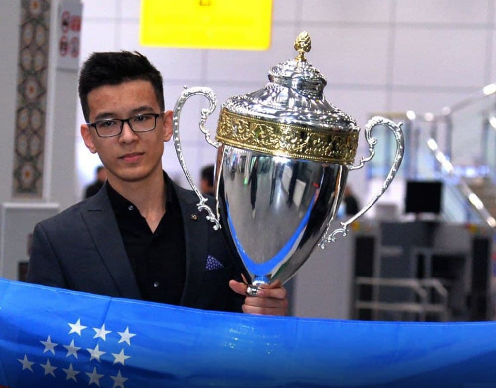 Шахмат бўйича энг ёш жаҳон чемпиони кутиб олинди