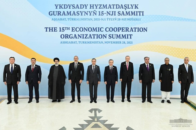 Шавкат Мирзиёев Ашхободда ИҲТ саммитида қандай таклифларни илгари сурди?