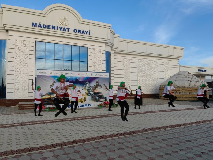 Мўйноқ бўйлаб саёхат давом этмоқда+(ФОТО)