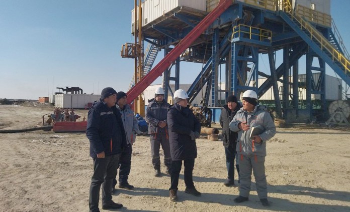 “Ўзбекнефтгаз”: Бошқарув раиси бошчилигидаги “Ишчи гуруҳ” Муборак нефт ва газ қазиб чиқариш бошқармасида бўлди