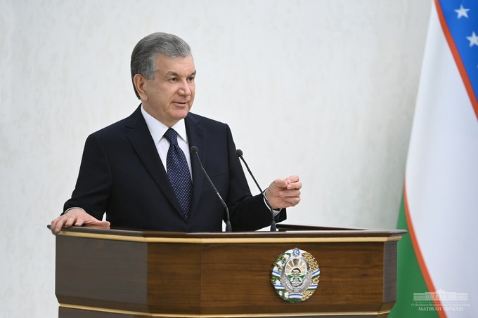 Президент «Ўзбекистон ҳаво йўллари» чипталари нархи ошишига йўл қўймаслик зарурлигини таъкидлади