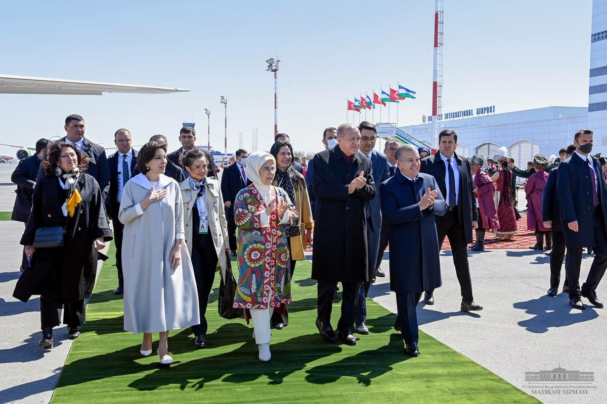 Ўзбекистон ва Туркия президентлари Хивани зиёрат қилди (фото)