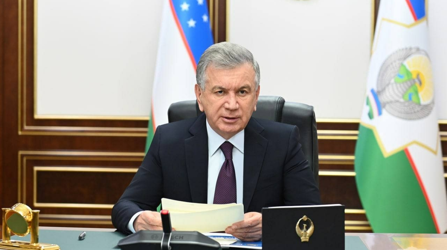 Президент суд тизимини танқид қилиб, судларда тортишув муҳитини шакллантириш бўйича кўрсатмалар берди
