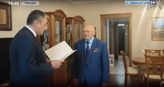 Президент Владимир Жонибековни «Дўстлик» ордени билан мукофотлади