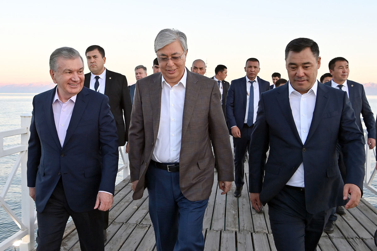 Ўзбекистон, Қозоғистон ва Қирғизистон президентларининг норасмий учрашуви бўлиб ўтди