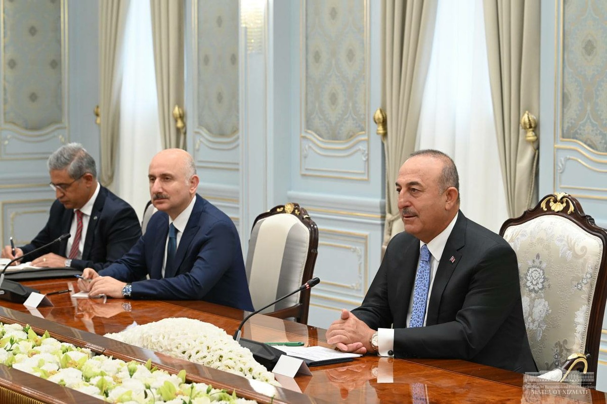 Президент Туркия ва Озарбайжон ТИВ раҳбарларини қабул қилди