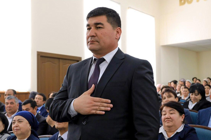 «Залдан чиқиб кетинг ва гувоҳномангизни топширинг». ПА раҳбари ҳокимлар ишдан олинганини қандай маълум қилди?