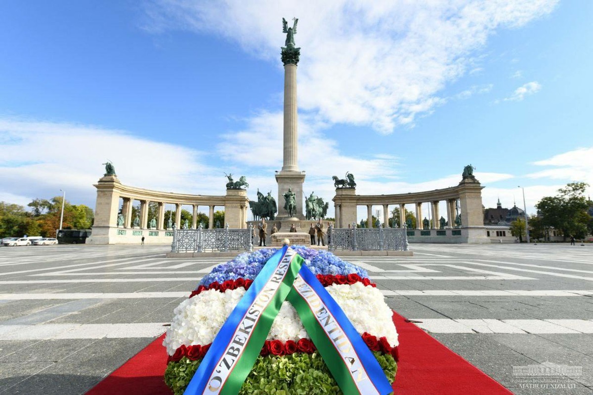 Фото: Ўзбекистон ва Венгрия президентлари учрашди