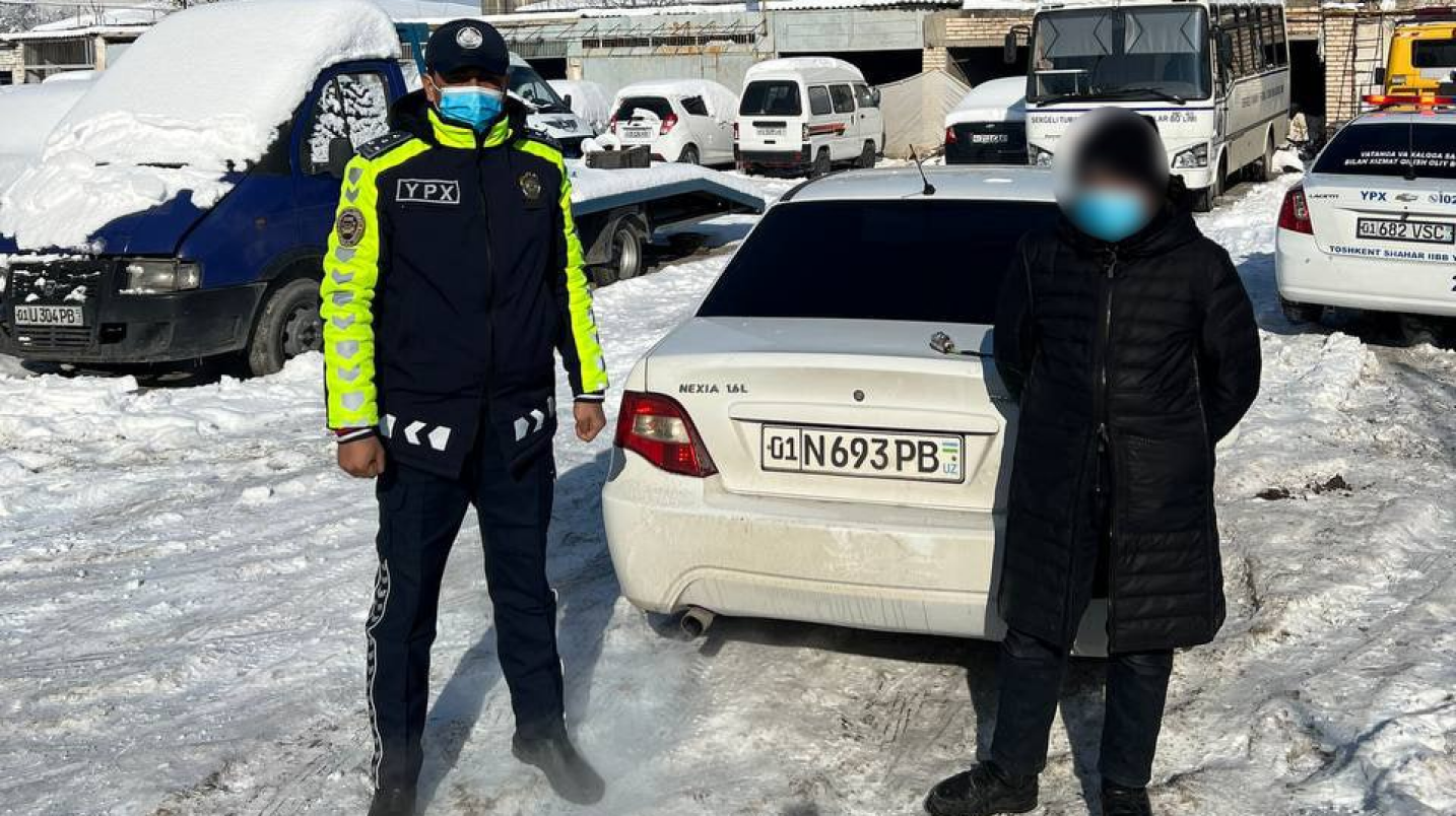 Тошкентда машинасига "милтилловчи чироқ" ўрнатган ҳайдовчига чора кўрилди