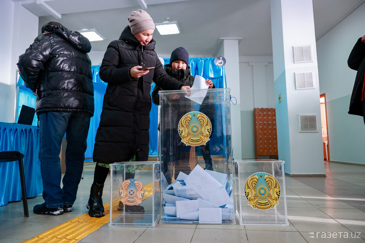 Фото: Қозоғистонда президент сайловлари бўлиб ўтмоқда