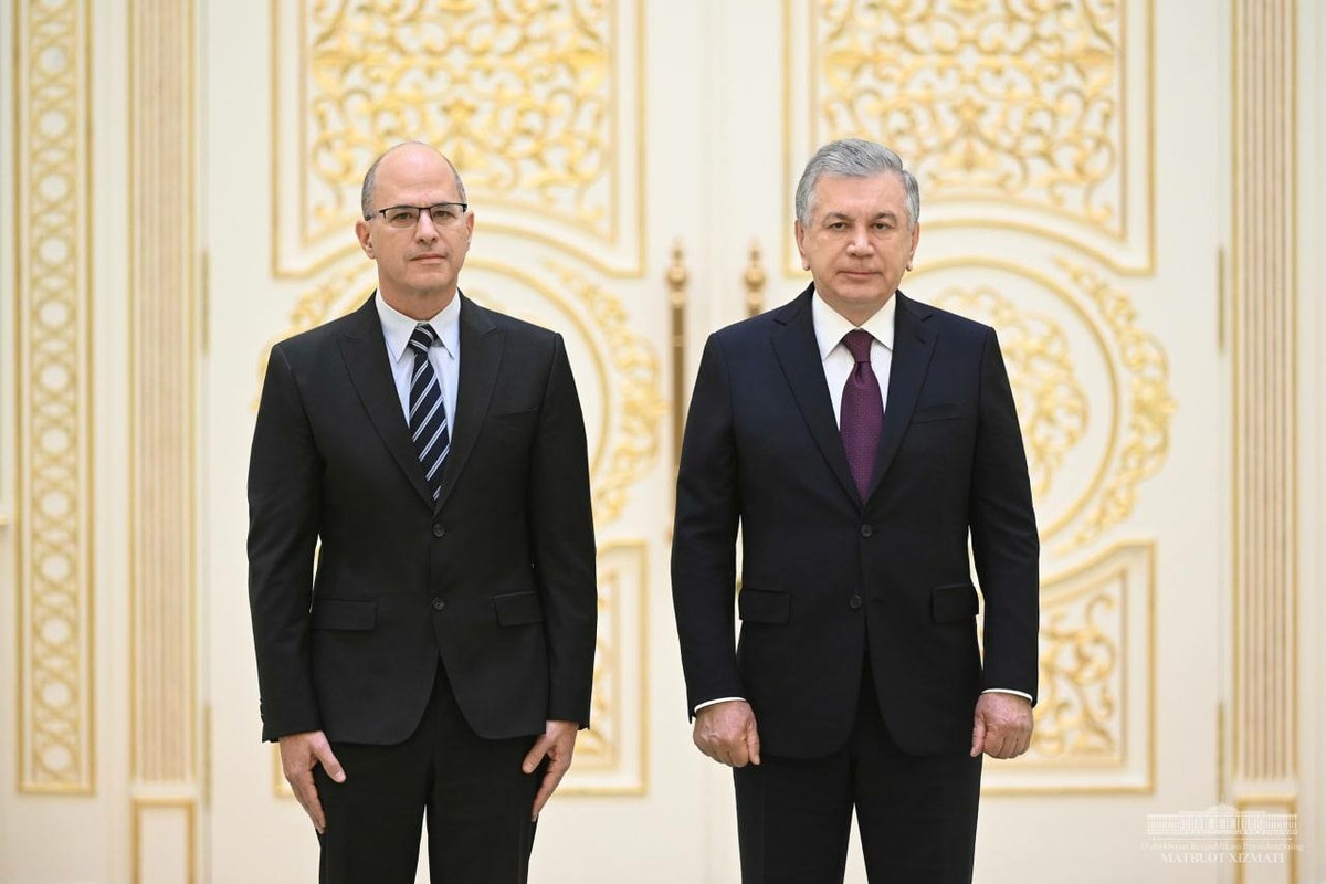 Ўзбекистон президенти янги тайинланган элчиларни қабул қилди