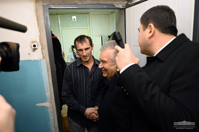 «Йиқилса, кимни айблайди? Президентни». Мирзиёев — музлаган йўлаклар ҳақида