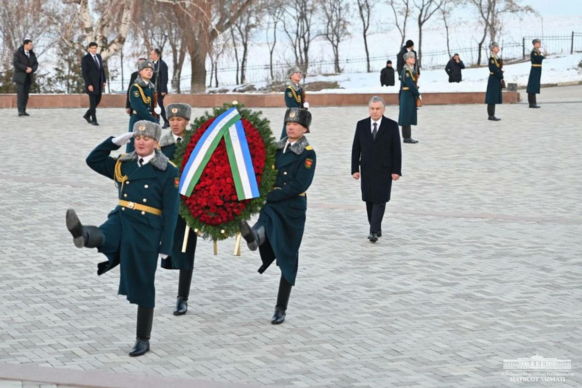 Шавкат Мирзиёев Қирғизистонга ташриф буюрди
