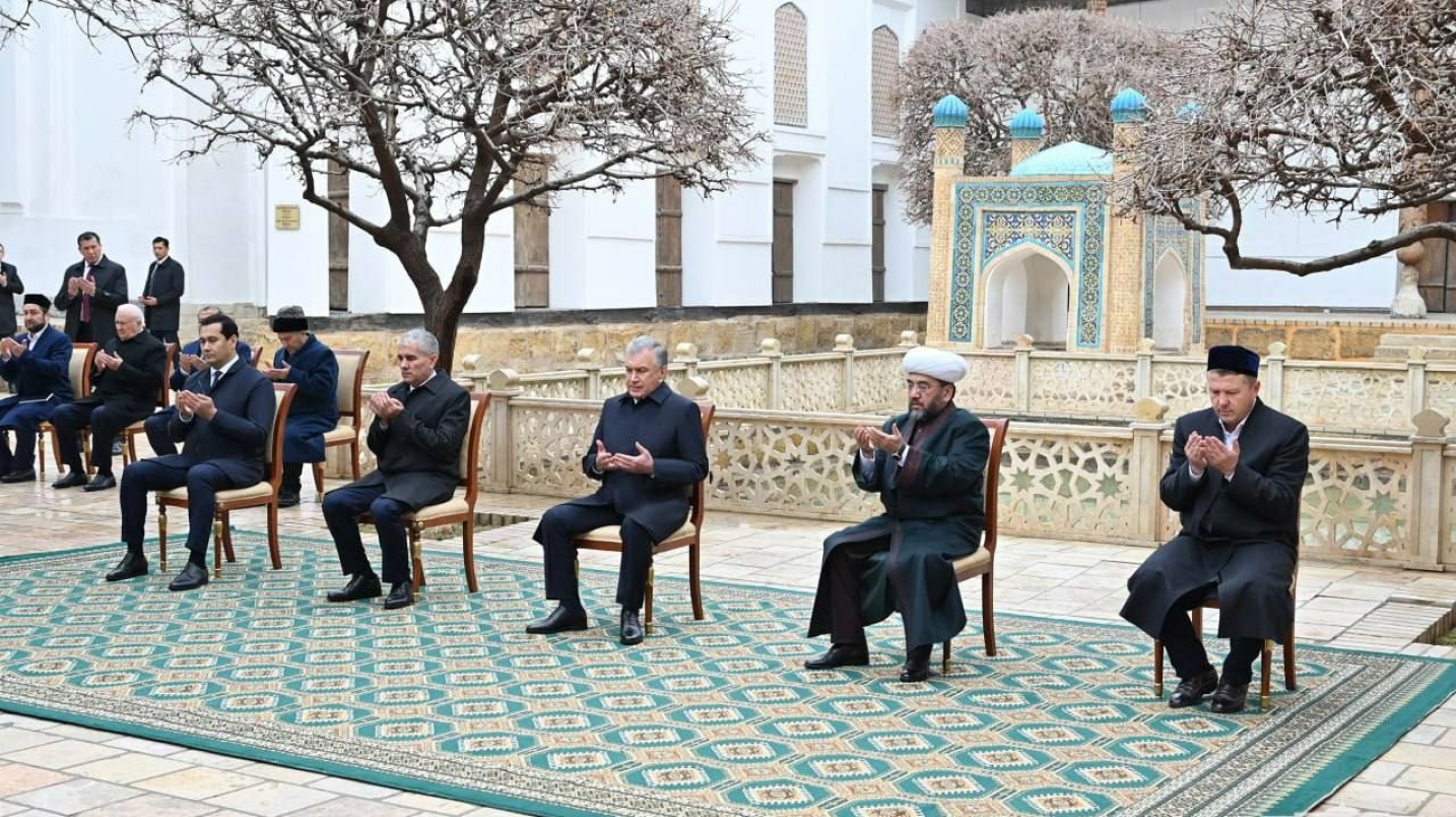 Бухорога одамларнинг бирини икки қилиш учун келдик — Шавкат Мирзиёев