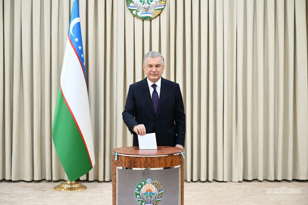 Шавкат Мирзиёев референдумда овоз берди