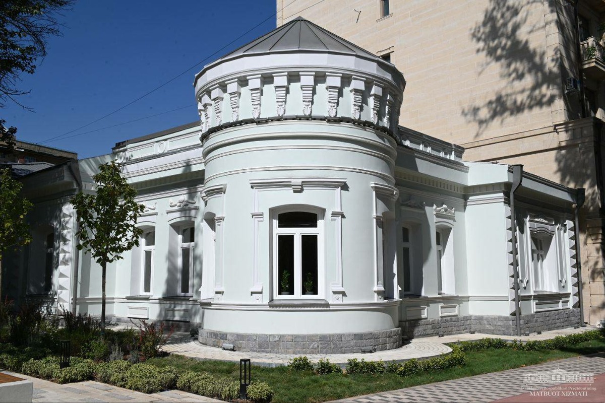 Фото: Президент Республика болалар кутубхонасини очиб берди