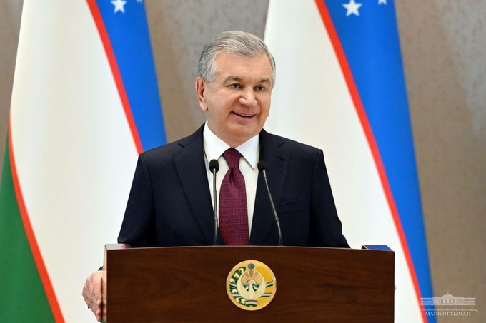 Шавкат Мирзиёев президентликка собиқ номзодлар, тадбиркорлар ва бошқаларни тақдирлади