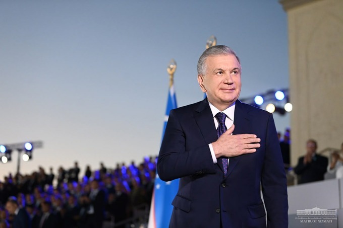 «Адолатли қонунлар бўйича виждонан яшаш». Президент табригида нималарга тўхталди?