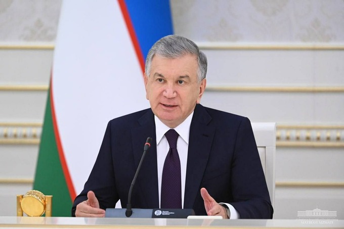 Президент амалдор ва депутатларни яна йўллардаги ўлимга бефарқликда айблади