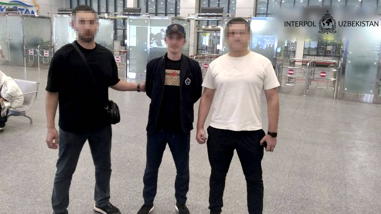 Одамларни АҚШга киргизиш билан шуғулланган фирибгар Ўзбекистонга олиб келинди