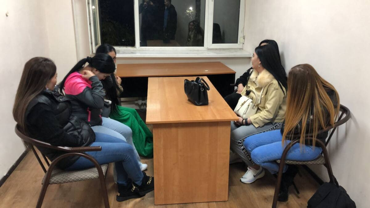 Қозоғистонда фоҳишалик билан шуғулланган ўзбекистонлик қизлар қўлга олинди