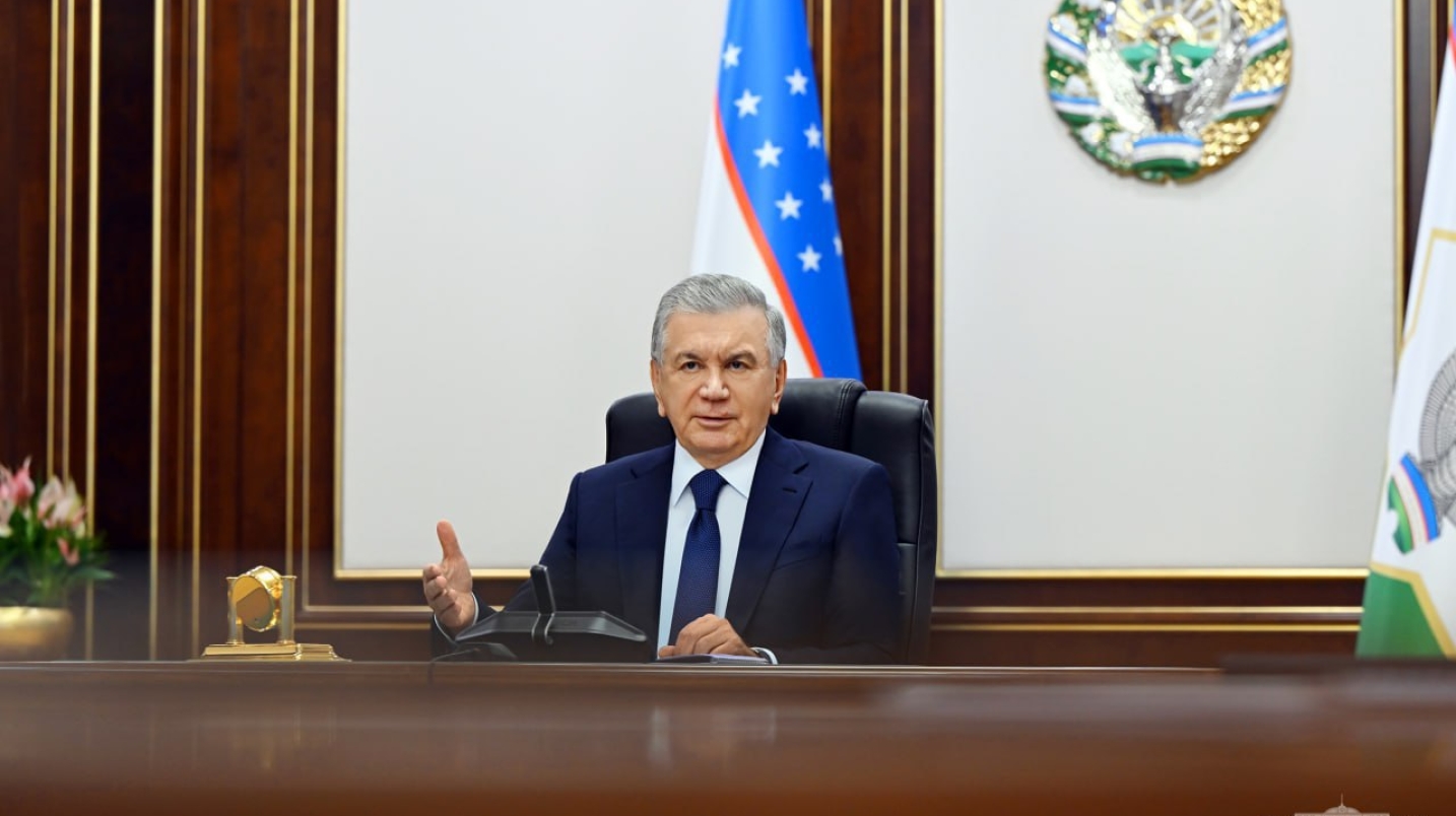 Президент Бухородаги янги халқаро аэропорт қурилиши билан танишди