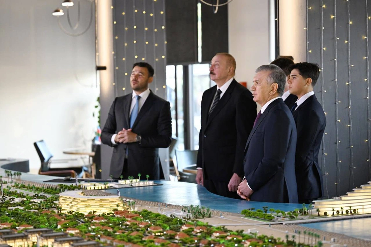 Фото: Ўзбекистон президенти Sea Breeze курорти фаолияти билан танишди