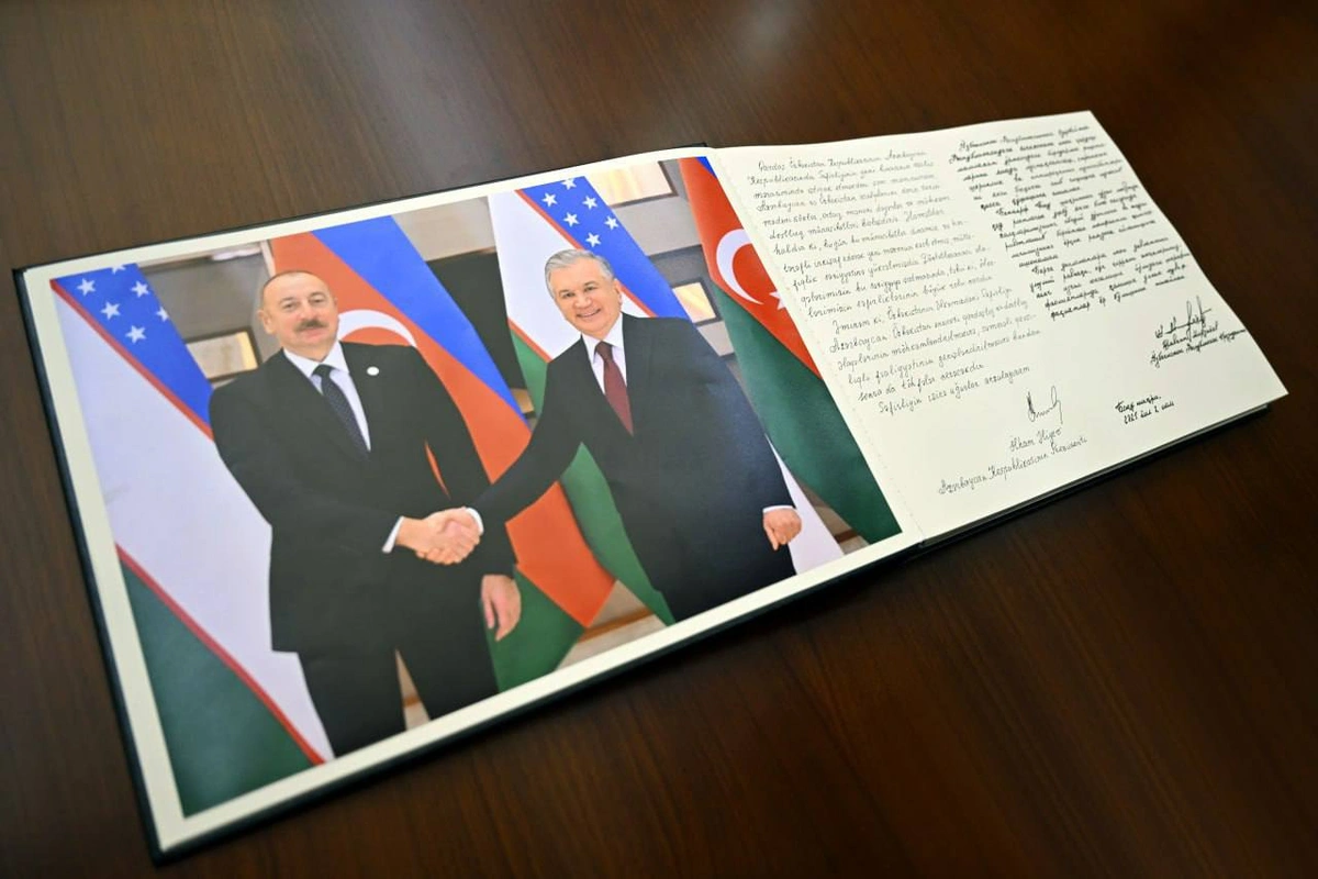 Фото: Президентлар Бокуда Ўзбекистон элчихонасининг янги биносини очиб берди