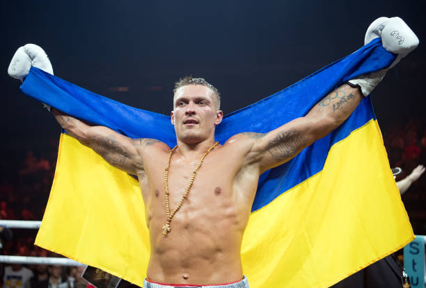 Усик WBO`дан мажбурий ҳимоя муддатини кечиктиришни сўради