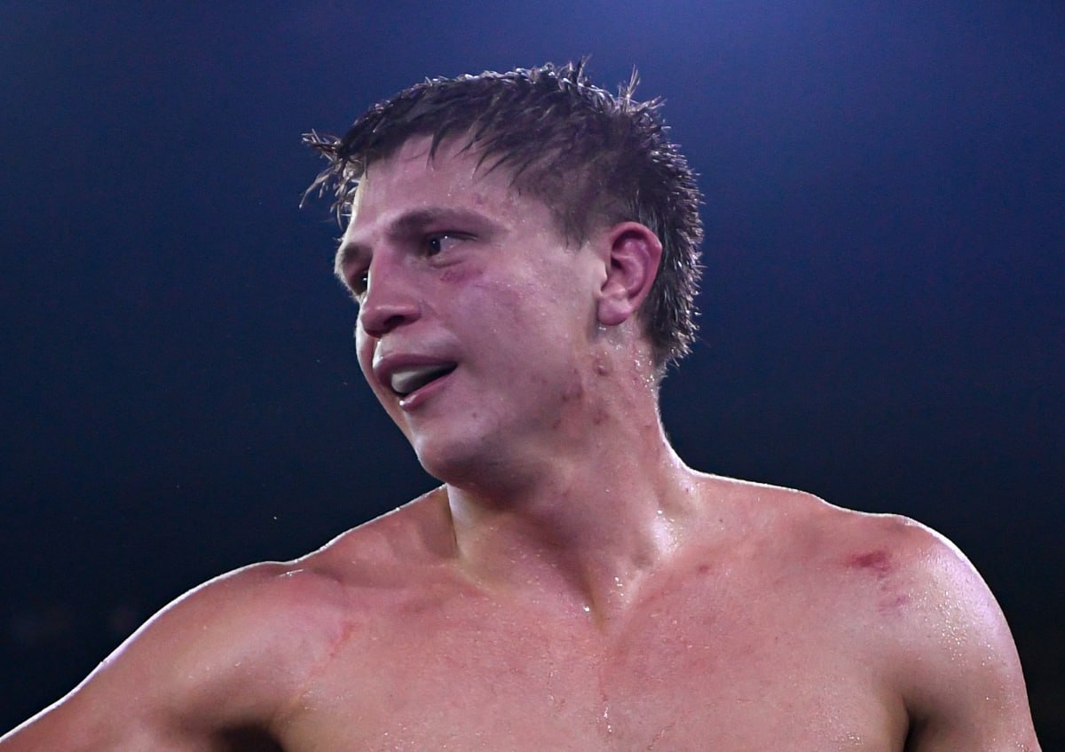 Коста Цзюнинг ўғли икки дақиқа ичида WBO Inter-Continental чемпионлик жангида ғалаба қозонди