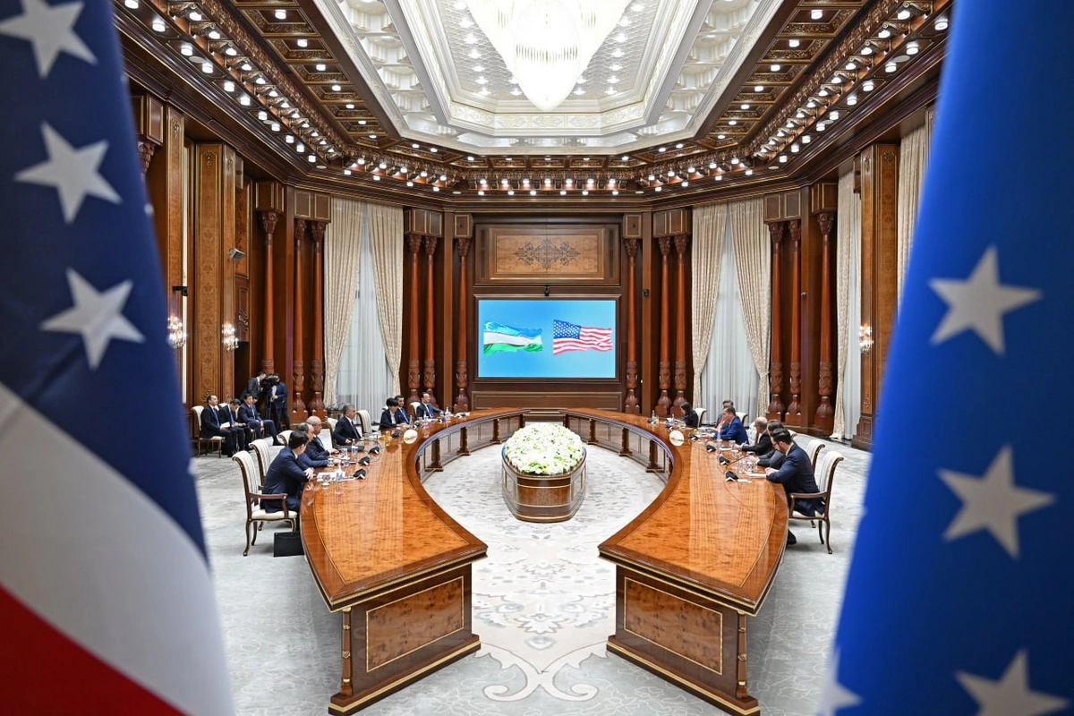 Ўзбекистон президенти АҚШ делегацияси билан саноат ва муҳим минераллар лойиҳаларини илгари суриш масалаларини муҳокама қилди
