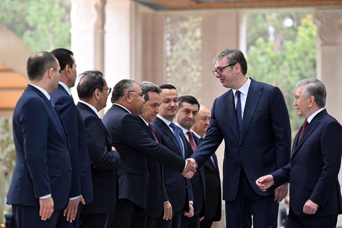 Сербия президенти Кўксаройда расмий кутиб олинди. Фото Сербия президенти Кўксаройда расмий кутиб олинди. Фото