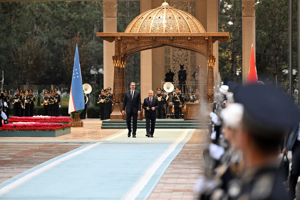 Сербия президенти Кўксаройда расмий кутиб олинди. Фото Сербия президенти Кўксаройда расмий кутиб олинди. Фото
