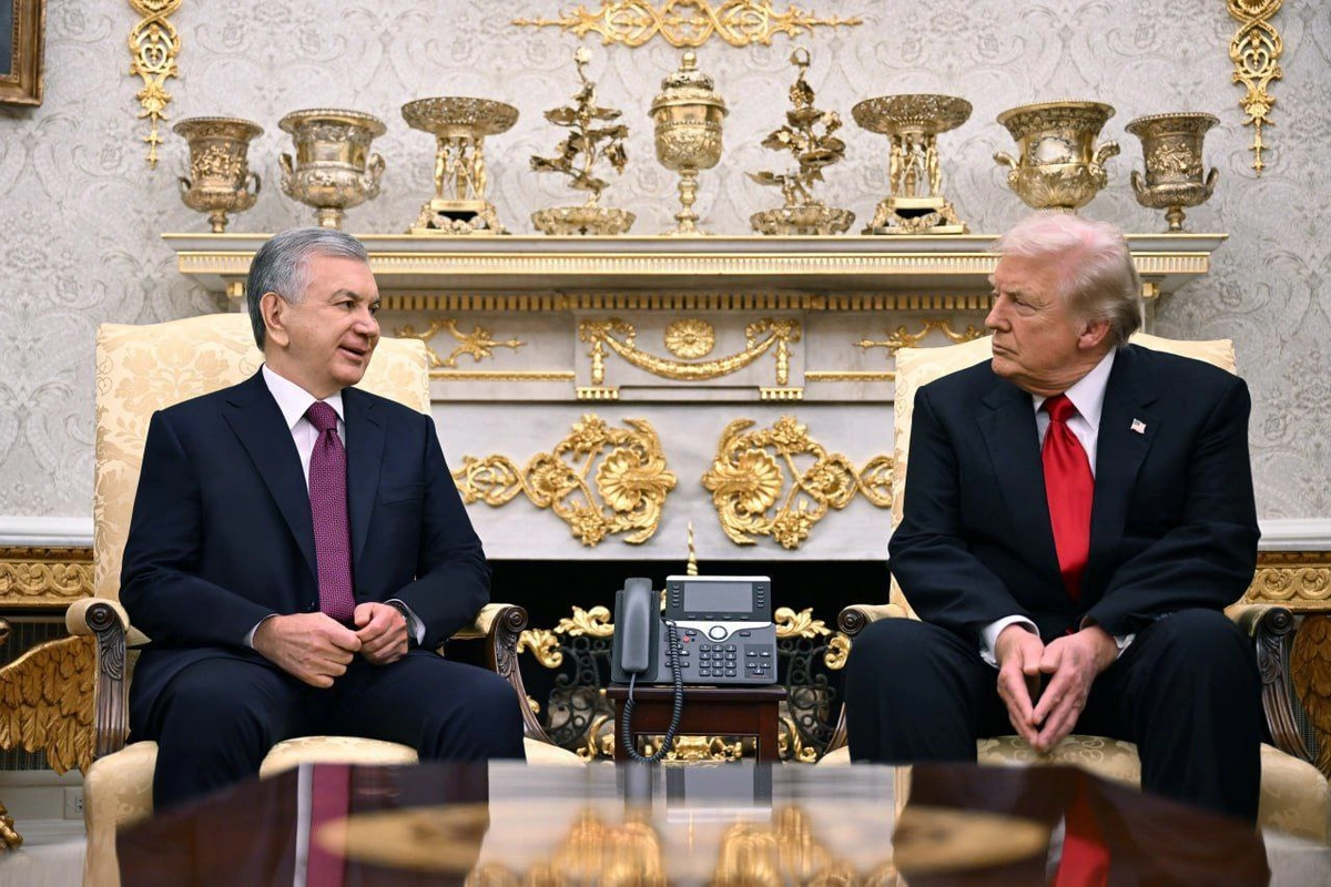 Шавкат Мирзиёев ва Дональд Трампнинг Оқ уйдаги музокаралари — суратларда Шавкат Мирзиёев ва Дональд Трампнинг Оқ уйдаги музокаралари — суратларда