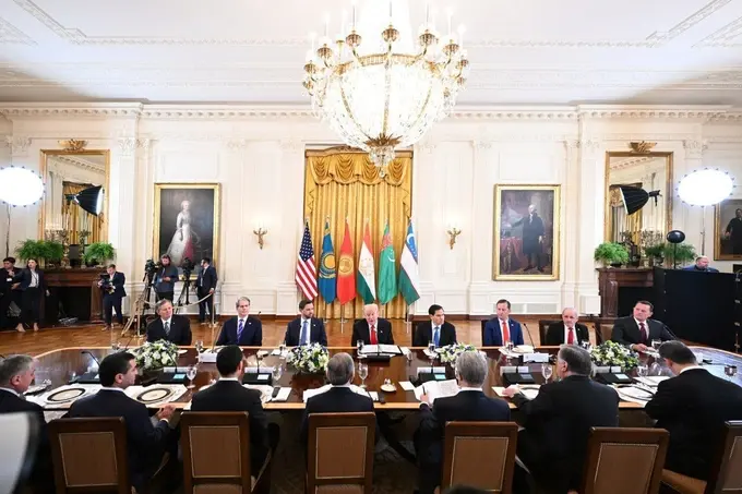 «АҚШ Марказий Осиёни эътиборсиз қолдирган собиқ президентларнинг хатоларини тузатмоқда» — Дональд Трамп «АҚШ Марказий Осиёни эътиборсиз қолдирган собиқ президентларнинг хатоларини тузатмоқда» — Дональд Трамп