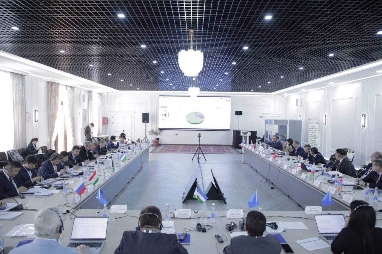 O‘zbekiston 10 dan ortiq davlat mutaxassislarini chigirtkalarga qarshi kurash bo‘yicha mintaqaviy seminarga jamladi