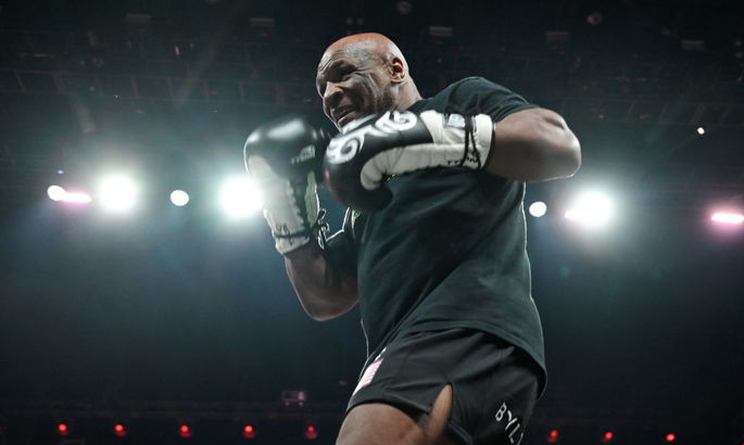 Тайсон Усик ва Кроуфорд ўртасида танлов қилди