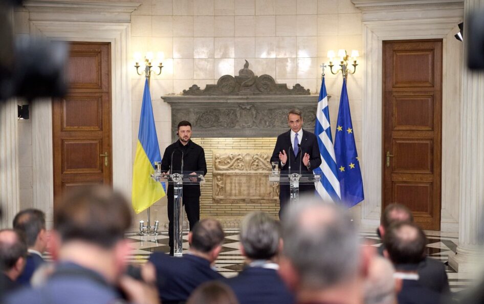 Зеленский ва Мицотакис Украинага қишки энергия эҳтиёжларини қоплашга ёрдам бериш мақсадида суюлтирилган табиий газ импорт қилиш бўйича келишув имзолади