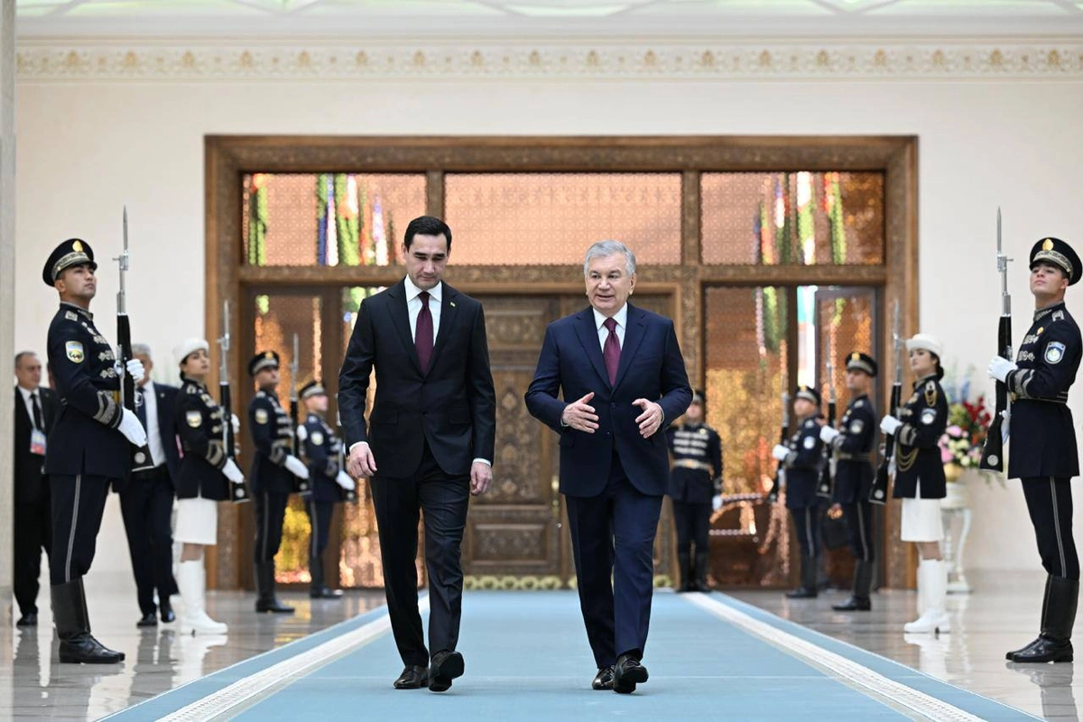 Ўзбекистон ва Туркманистон президентлари чегараолди савдо зонасини ишга туширди Ўзбекистон ва Туркманистон президентлари чегараолди савдо зонасини ишга туширди