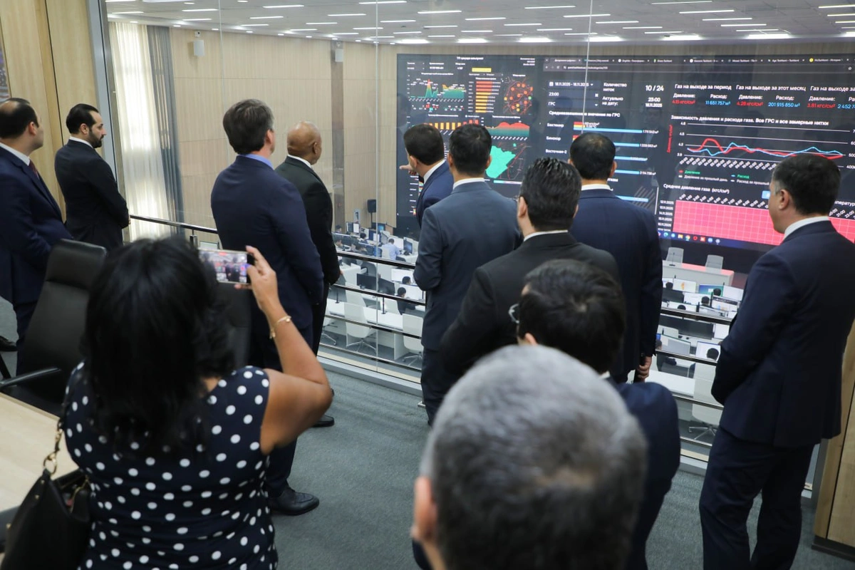 Лавозимини тарк этаётган Нью Йорк мэри Тошкентга келиб, пойтахт ҳокими билан музокаралар олиб борди Лавозимини тарк этаётган Нью Йорк мэри Тошкентга келиб, пойтахт ҳокими билан музокаралар олиб борди