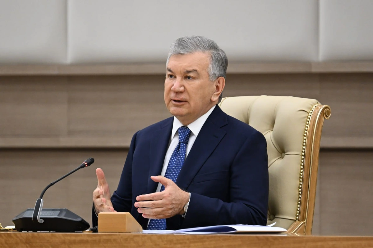 Президент 2026 йилда камида 350 мингта иш ўрнини «соядан чиқаришни» топширди