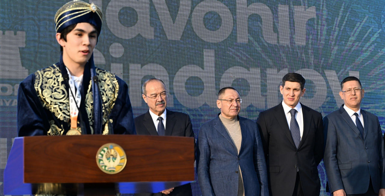 ФИДЕ Жаҳон кубогининг энг ёш чемпиони Жавоҳир Синдоров тантанали кутиб олинди