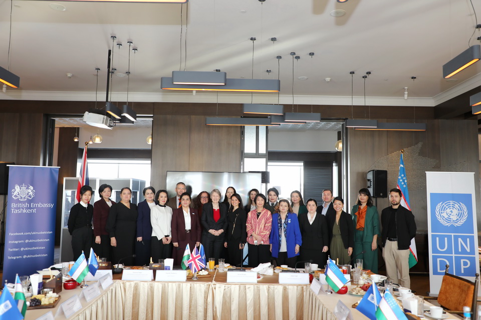 Buyuk Britaniya Elchixonasi va BMT Taraqqiyot Dasturi O‘zbekistonda ayollarning yetakchiligiga bag‘ishlangan yuqori darajadagi uchrashuvni o‘tkazdi