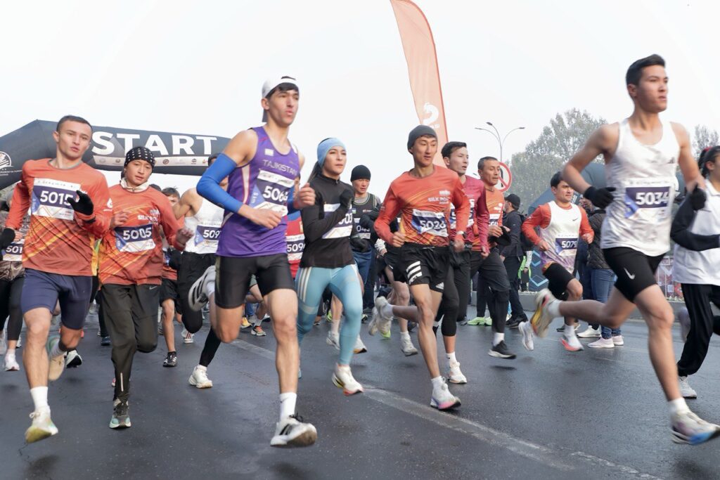 Andijonda «Silk Road» ommaviy yugurish musobaqasi bo‘lib o‘tdi