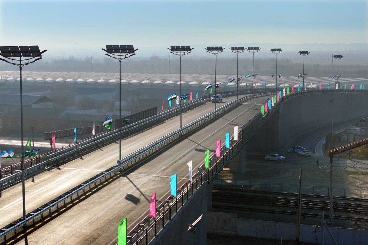 Президентимиз замонавий йўл, энергетика ва шаҳарсозлик лойиҳалари билан танишди