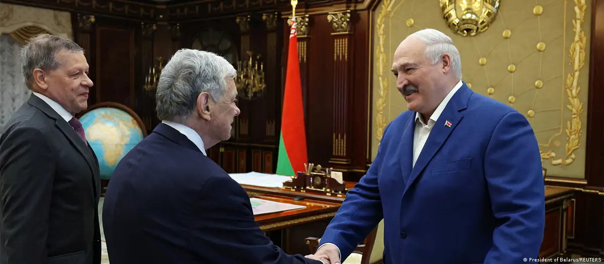 Лукашенко «Беларуськалий»га нисбатан АҚШ санкцияларини бекор қилиш эвазига 123 нафар шахсни афв қилди