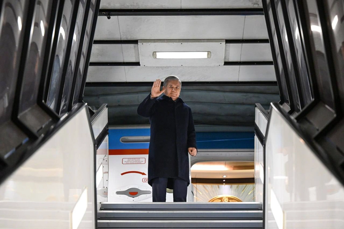 Шавкат Мирзиёев Япония ташрифини якунлаб, Россияга йўл олди