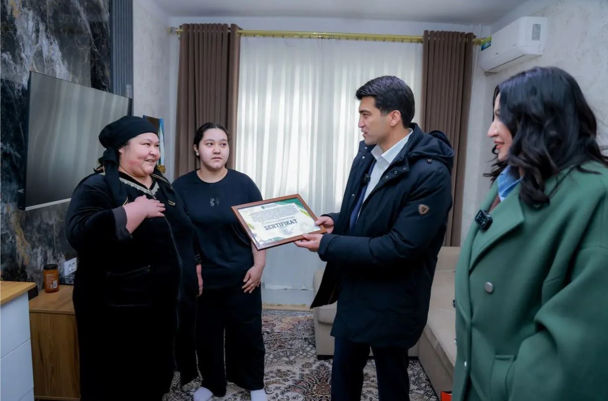 Prezident topshirig‘i ijrosi: 100 nafar tozalik posboni farzandlarining kontrakt to‘lovi to‘lab berildi